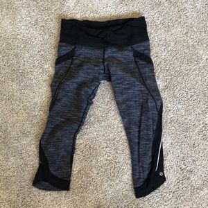 LuLuLemon Crop Blue Crop